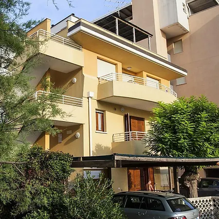 Anna Apartment